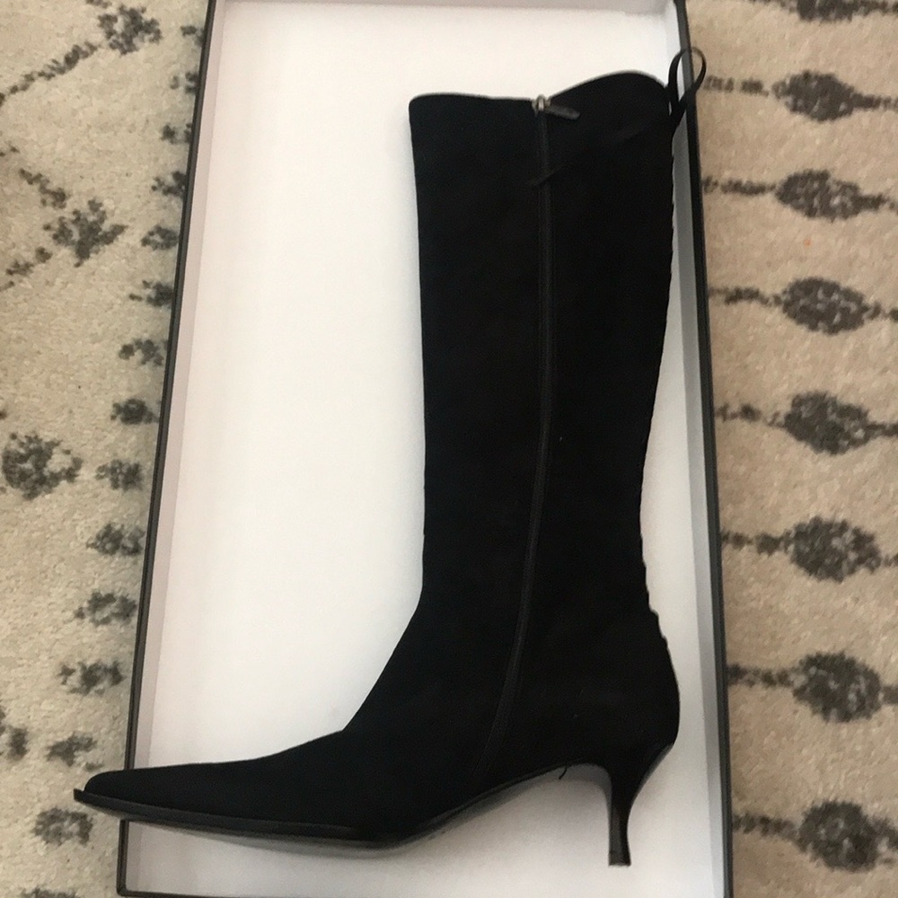 🌟 For Sale: Helene Marlen Kitten Heel Boots 🌟
